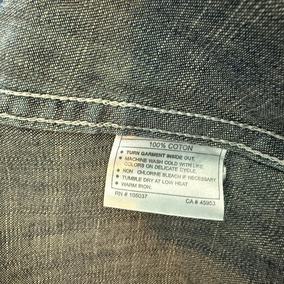 Ariat Women's Denim Snap Shirt (Fitted) - Picture 9 of 12